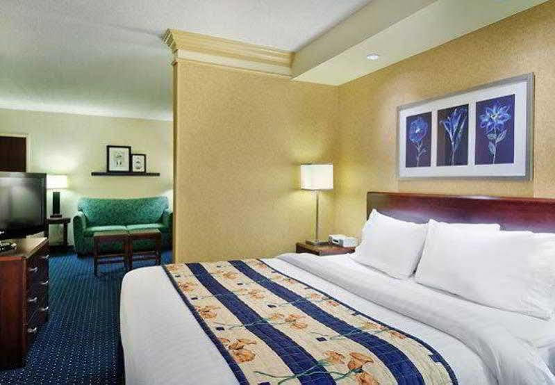 Springhill Suites Detroit Southfield Buitenkant foto