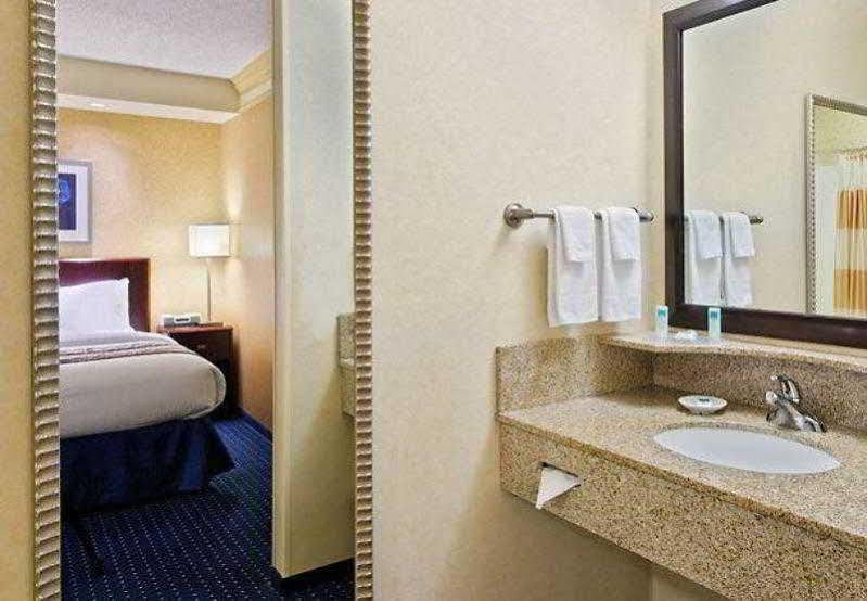 Springhill Suites Detroit Southfield Buitenkant foto